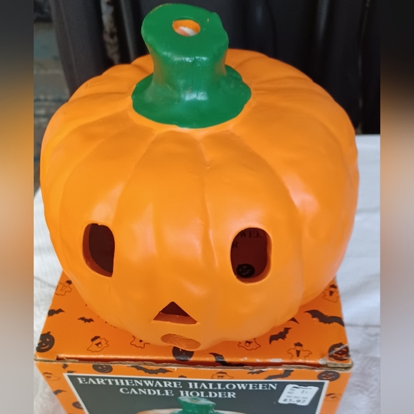 VINTAGE 1992 Four Star Hand Painted CERAMIC Pumpkin Candle 3.75"x3.50"x3.50" - Picture 2 of 16